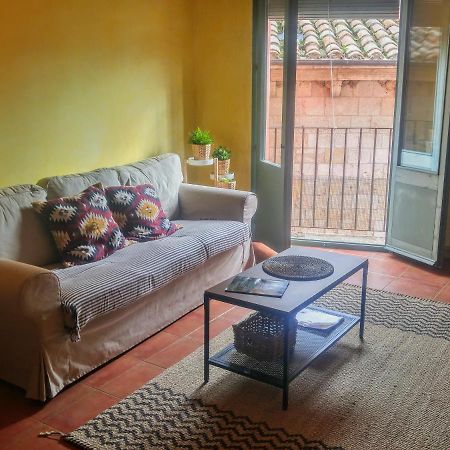 Apartamentos Saltarel-Lo Besalu Luaran gambar